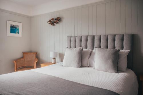 2 twin beds