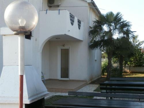 Apartment in Porec with balcony air conditioning WiFi 819-2 - image 5