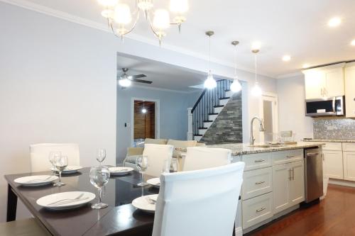 Best Home To Visit NYC+Hot Tub+EWR Airport+Free Parking
