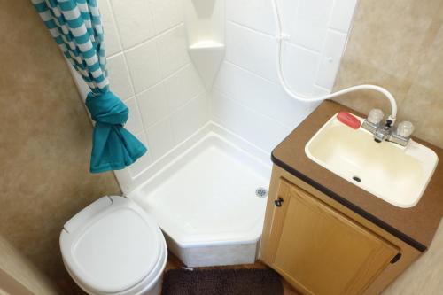 Best RV-Studio to Visit NYC-EWR Airport-Free Parking in Hillside, USA