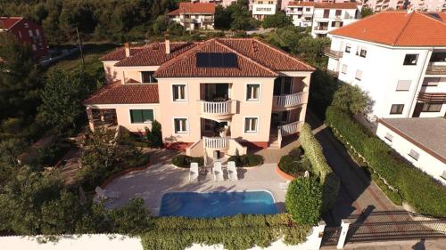 Apartment in Zadar with sea view, balcony, air conditioning, WiFi 858-2, Zadar (Foto 2)