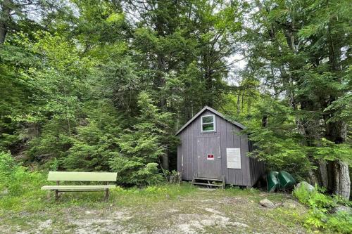 Rustic Updated Cozy Lake House! Close to skiing!