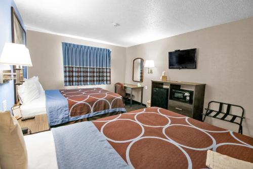 Super 8 by Wyndham Kenosha/Pleasant Prairie