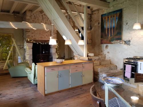 Romantic Mill Cottage 30 min from Bergerac France in Sourzac