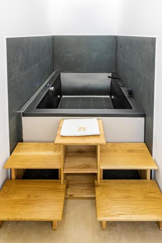 Hotel Ivascu Room Type - Deluxe Suite with Spa Bath