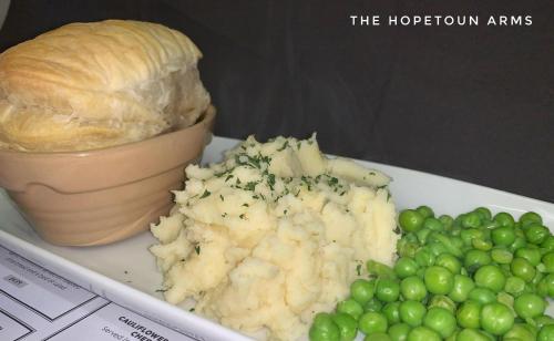The Hopetoun Arms Hotel - image 13