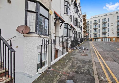 Queens Apartment - By My Getaways - Free Parking for one vehicle