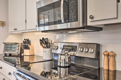 Stylish Vilas Hideaway Hike, Ski and Explore! in Vilas, USA