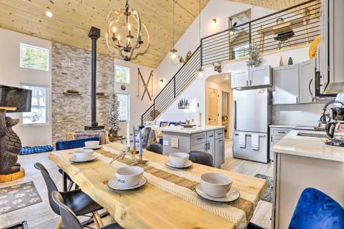 Modern Mtn Cabin Less Than 2 Mi to St Marys Glacier in Idaho Springs, USA