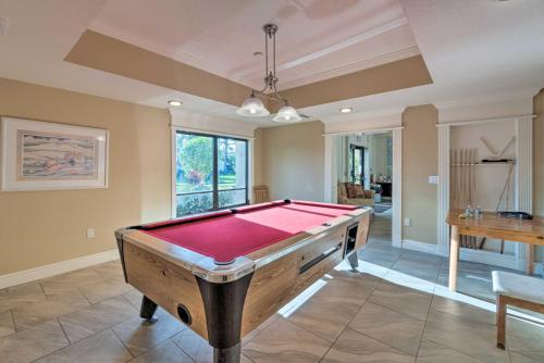 Sarasota Oasis with Lanai and Community Hot Tub!