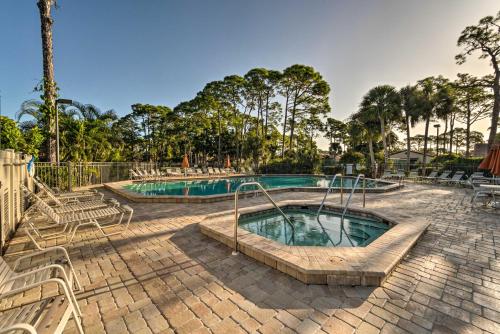 Sunny Sarasota Oasis with Lanai and Community Pool!