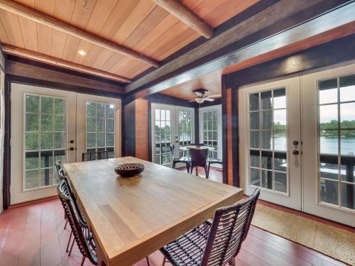 Black Duck Cottage in Hayes Township