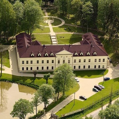 . Zámek Kamenný Dvůr