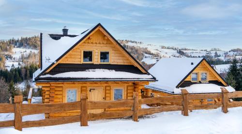 2 bedrooms, 5 beds