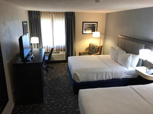 Country Inn & Suites by Radisson, Auburn, IN