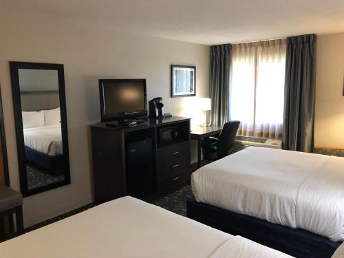 Country Inn & Suites by Radisson, Auburn, IN