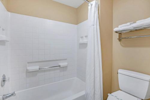 1BR Two Queens Apt-Hotel with Pool, Hot Tub & Arcade, near Disney & Universal Studios!