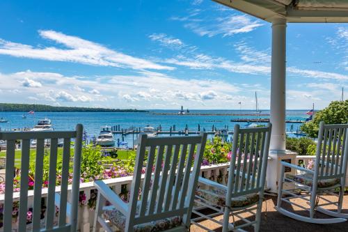 Island House Hotel - image 13