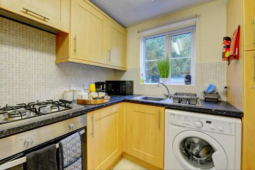 Facilities, Modern 2 Bed House Sleeps 6 Southam Town Centre - Inspire Homes Ltd in Southam