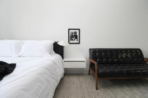 Trendy HP Studio with Fast Transit to UChicago & DT by Zencity - image 6