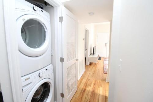 Updated Wicker Park 2BR with W&D by Zencity - image 7