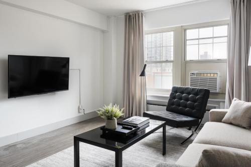 Modern CWE 1BR near BJC by Zencity - image 2