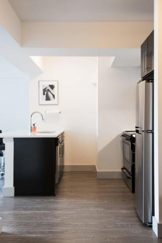Modern CWE 1BR near BJC by Zencity - image 5