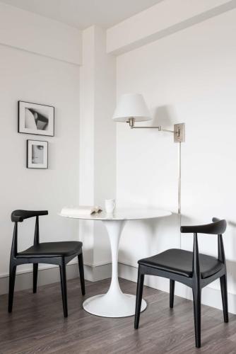 Modern CWE 1BR near BJC by Zencity - image 10