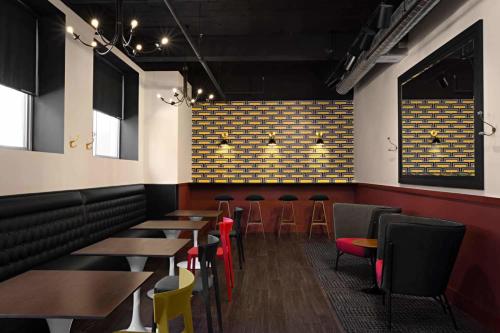Modern CWE 1BR near BJC by Zencity - image 14