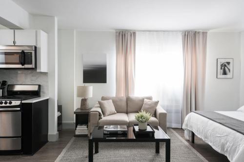 Sleek CWE Studio near BJC by Zencity - image 11