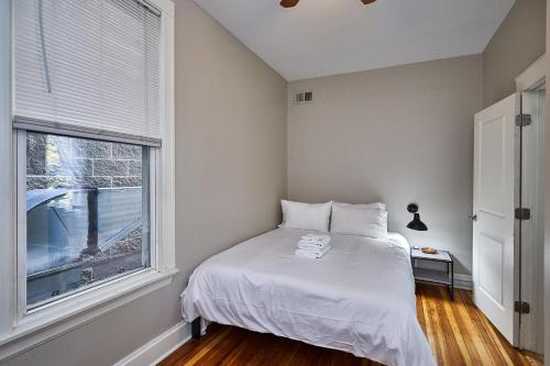 Classic DePaul 3BR with Full Kitchen by Zencity - image 13