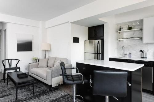 Modern CWE 2BR near BJC by Zencity - image 2