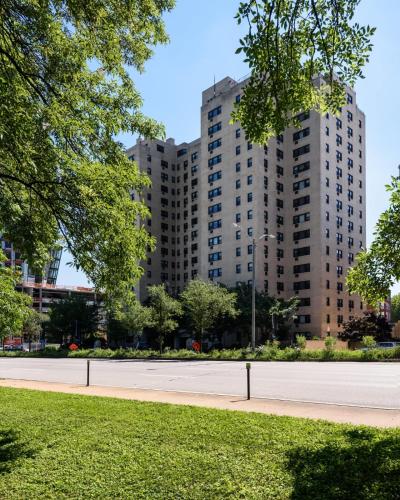 Warm CWE 1BR near BJC by Zencity - image 13