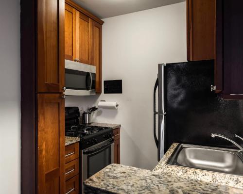 Warm CWE 1BR near BJC by Zencity - image 11