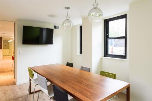 Warm CWE 1BR near BJC by Zencity - image 11