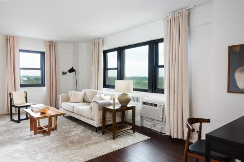 Warm CWE 1BR with Forest View by Zencity - image 2