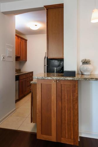 Warm CWE 1BR near BJC by Zencity - image 11