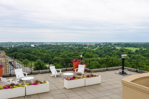 Warm CWE 1BR with Forest View by Zencity - image 12