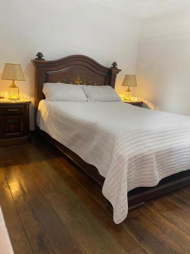 1 double bed, 3 twin beds
