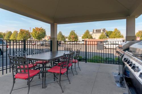Candlewood Suites Reading an IHG Hotel - image 4