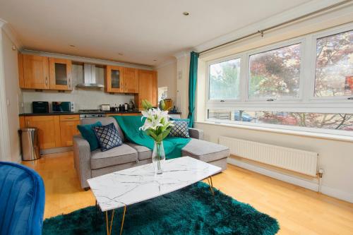 Picture of Exquisite Cambridge Abode -Sleeps 6 - Parking