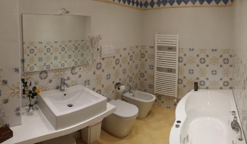 2 bedrooms, 3 beds