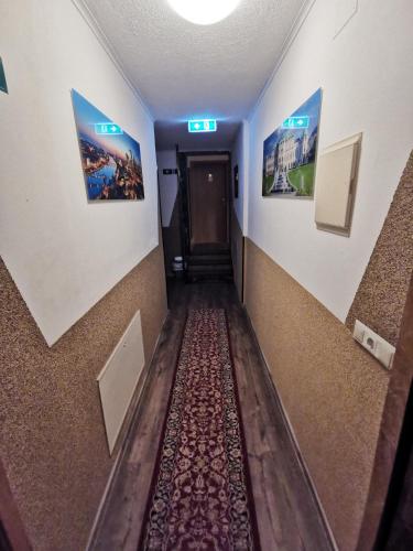 Cesar's Motel