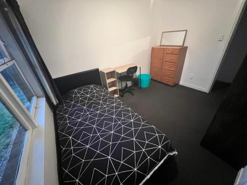 Single room #3 - homestay family home - Accommodation - Hamilton