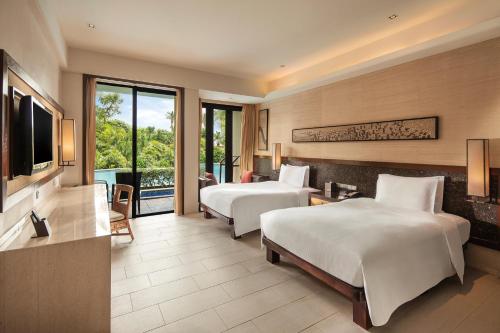 room detail thumbnail 1
