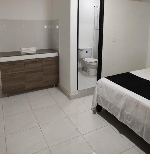 Budget Single Room image 6