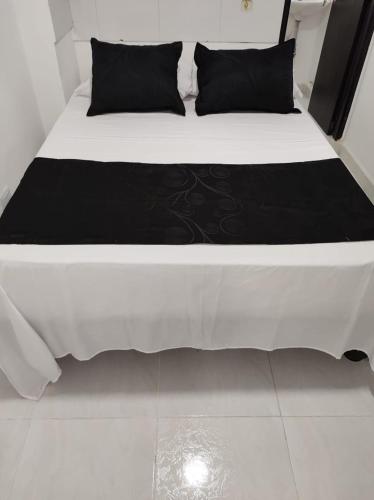 Budget Single Room image 5