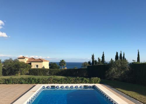House with private pool and amazing views gîte à louer Alcaidesa Links Golf Course