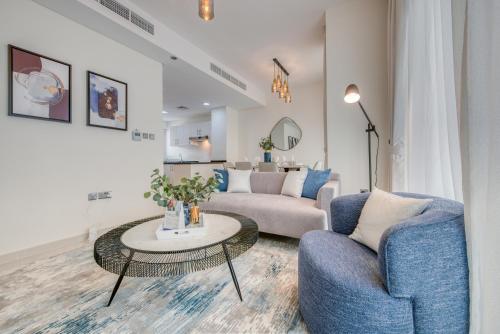 Spell-binding 3BR Townhouse at DAMAC Hills 2 Dubailand by Deluxe Holiday Homes, Dubaj (fotografie 9)