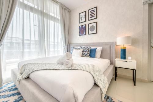 Spell-binding 3BR Townhouse at DAMAC Hills 2 Dubailand by Deluxe Holiday Homes, Dubaj (fotografie 2)